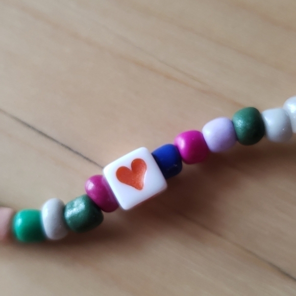 ORANGE Heart Rainbow Beaded Bracelet NWOT - Picture 3 of 4